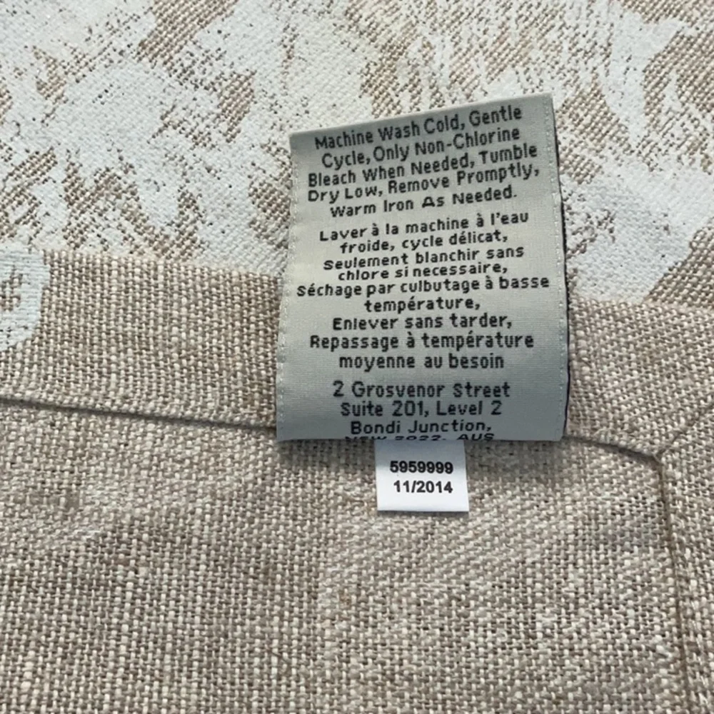 Pottery Barn Bunnies and Rabbits table runner and 10 napkins. New-never used.